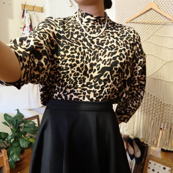 ZARA ANIMAL PRINT TURTLENECK BLOUSE XS/SMALL - Picture 4 of 8